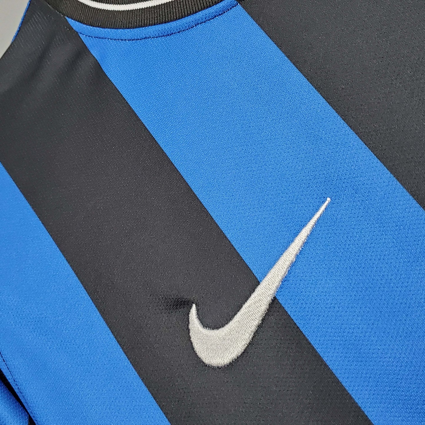 2009/2010 Retro Internazionale Milan Home Football Jersey